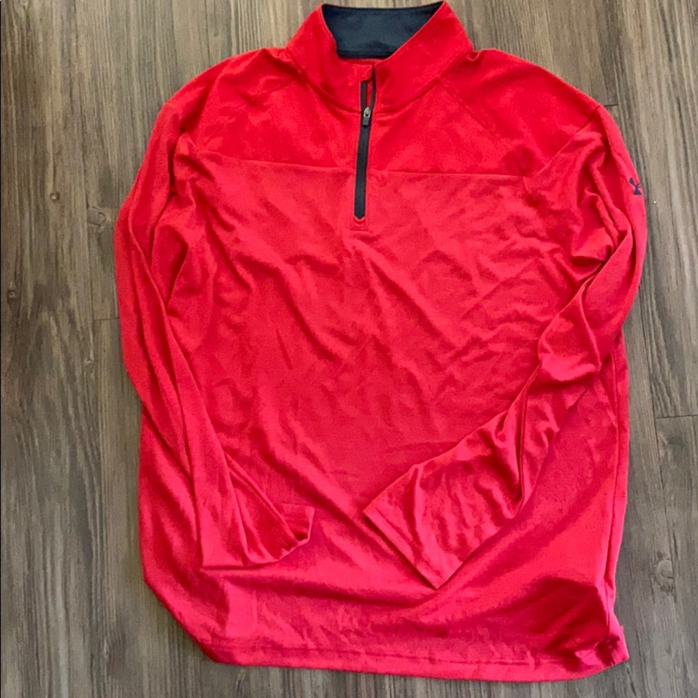 Loose fitting long sleeve under armour shirt